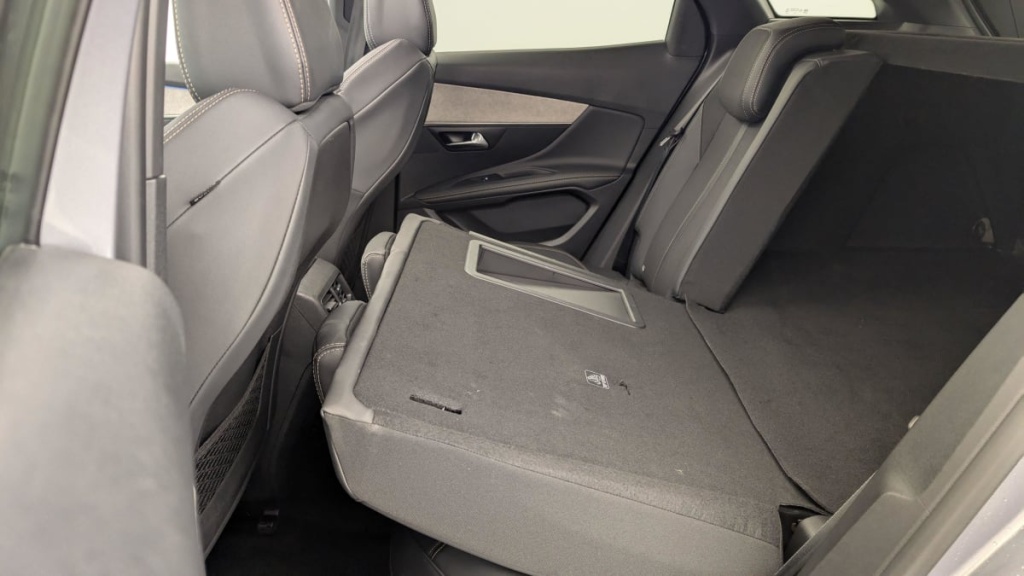 PEUGEOT 3008 Hybrid4 300 e-EAT8 GT - ref: 1-346919 - Photo 12