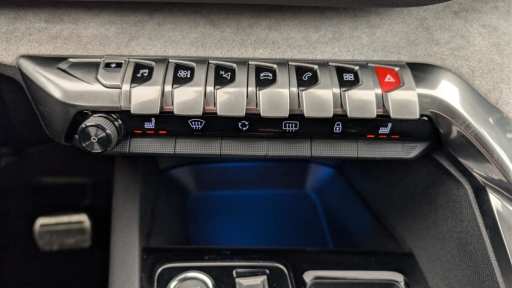 PEUGEOT 3008 Hybrid4 300 e-EAT8 GT - ref: 1-347028 - Photo 19