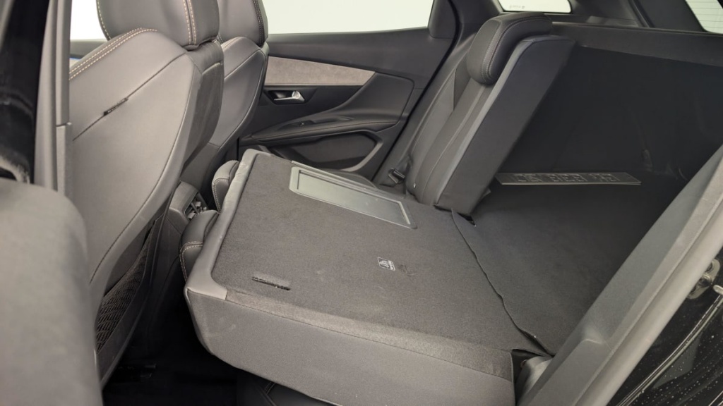 PEUGEOT 3008 Hybrid4 300 e-EAT8 GT - ref: 1-347029 - Photo 12