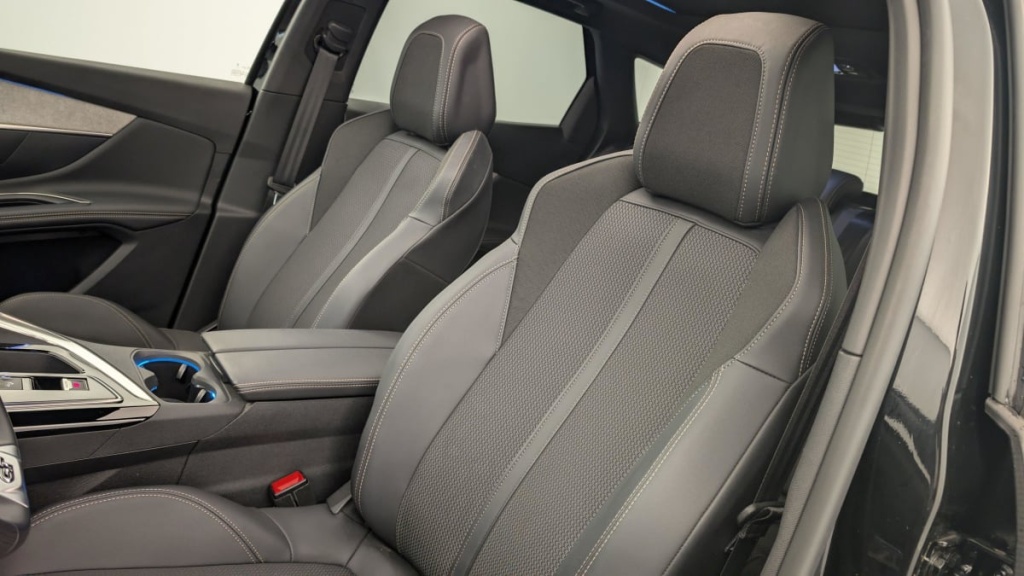 PEUGEOT 3008 Hybrid4 300 e-EAT8 GT - ref: 1-347029 - Photo 16