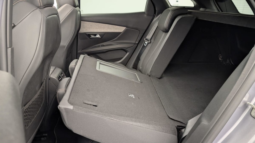 PEUGEOT 3008 Hybrid 225 e-EAT8 GT - ref: 1-347033 - Photo 12