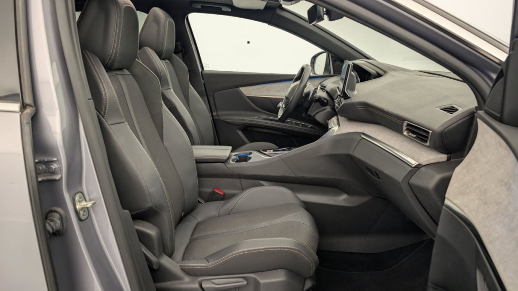 PEUGEOT 3008 Hybrid 225 e-EAT8 GT - ref: 1-347033 - Photo 9