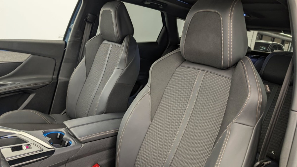 PEUGEOT 3008 Hybrid 225 e-EAT8 GT - ref: 1-347035 - Photo 16