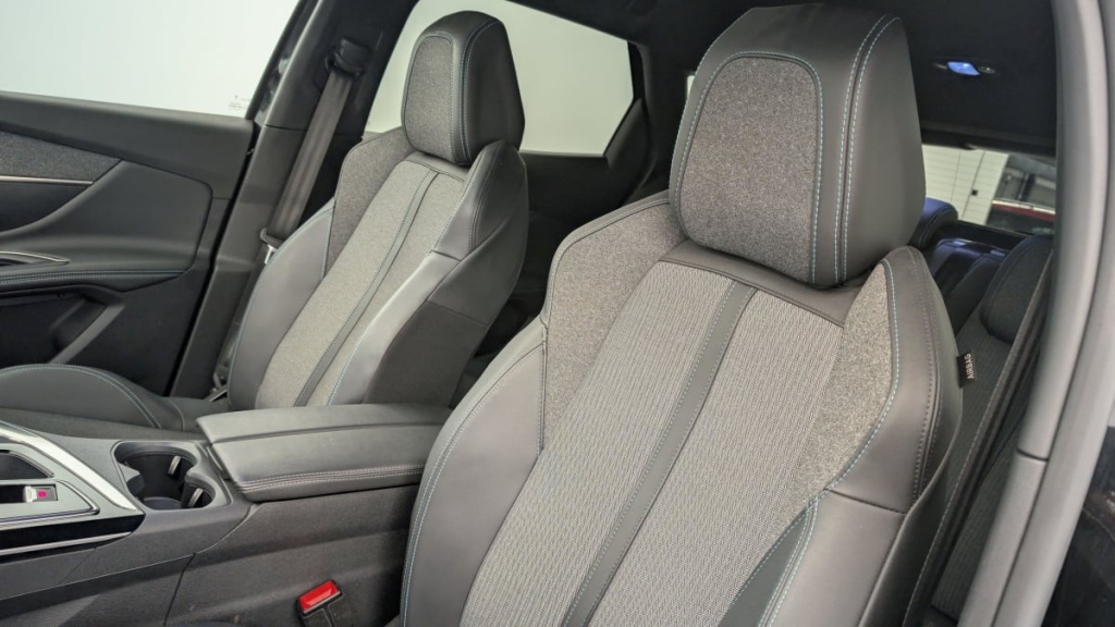 PEUGEOT 3008 Hybrid 225 e-EAT8 Allure Pack - ref: 1-347039 - Photo 16