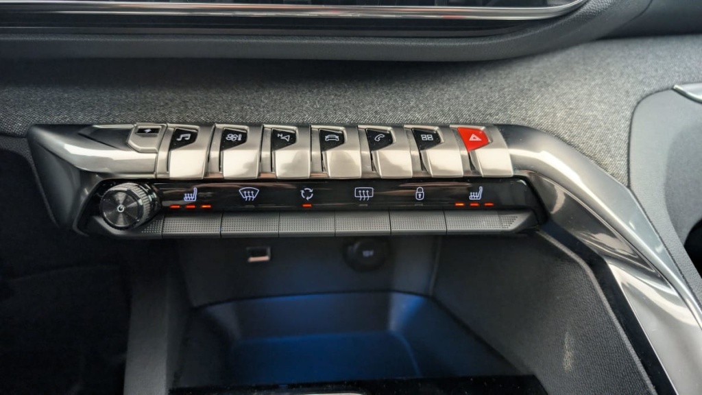 PEUGEOT 3008 Hybrid 225 e-EAT8 Allure Pack - ref: 1-347039 - Photo 20
