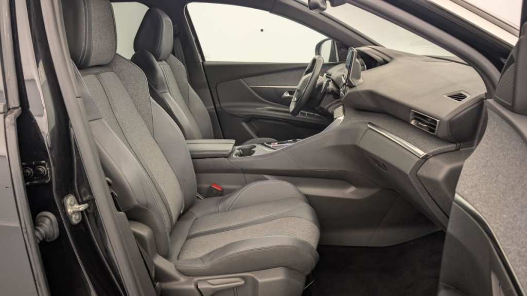 PEUGEOT 3008 Hybrid 225 e-EAT8 Allure Pack - ref: 1-347039 - Photo 9