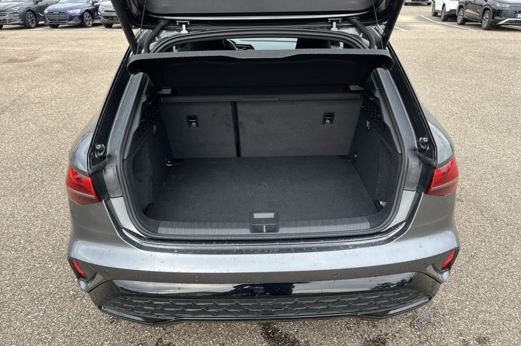 AUDI A3 Sportback 45 TFSI E HYBRIDE RECHARGEABLE 272 S TRONIC 6 S LINE - ref: 1-347330 - Photo 11
