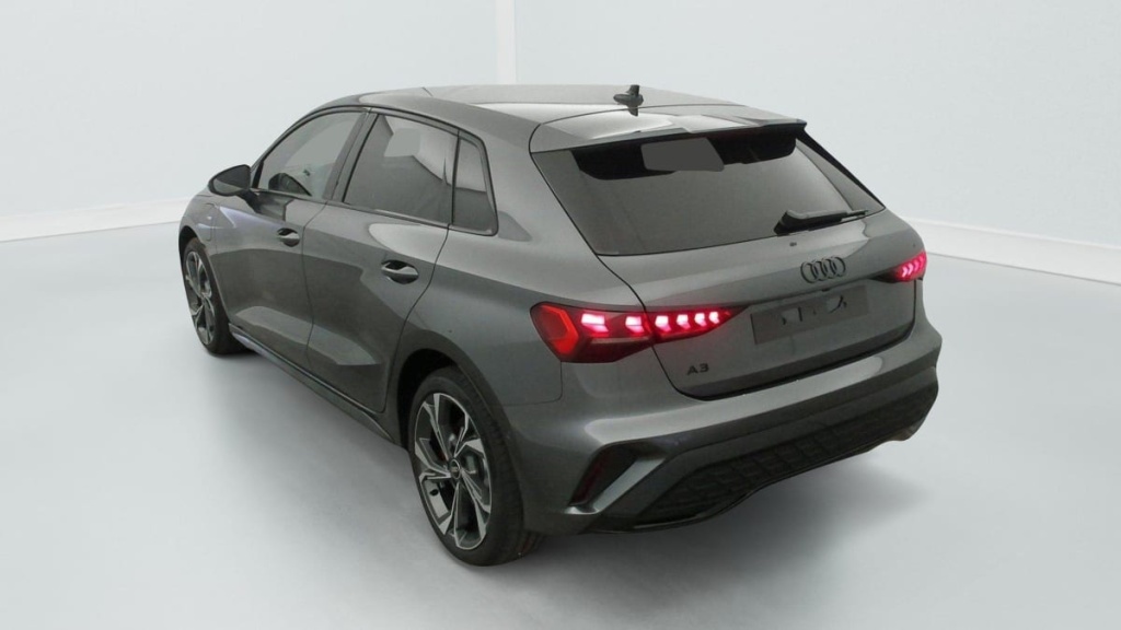 AUDI A3 Sportback 45 TFSI E HYBRIDE RECHARGEABLE 272 S TRONIC 6 S LINE - ref: 1-347332 - Photo 13