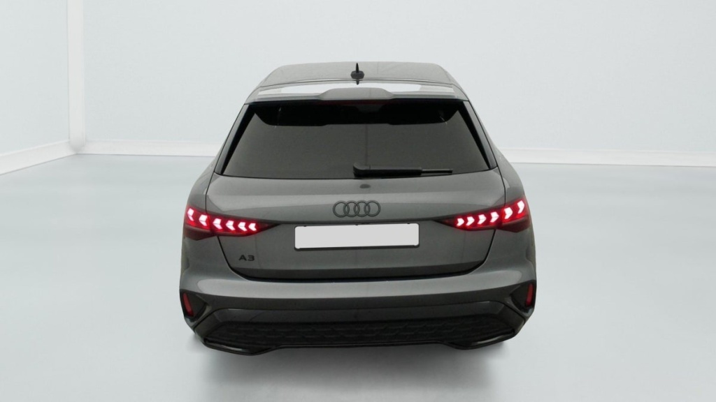 AUDI A3 Sportback 45 TFSI E HYBRIDE RECHARGEABLE 272 S TRONIC 6 S LINE - ref: 1-347332 - Photo 6