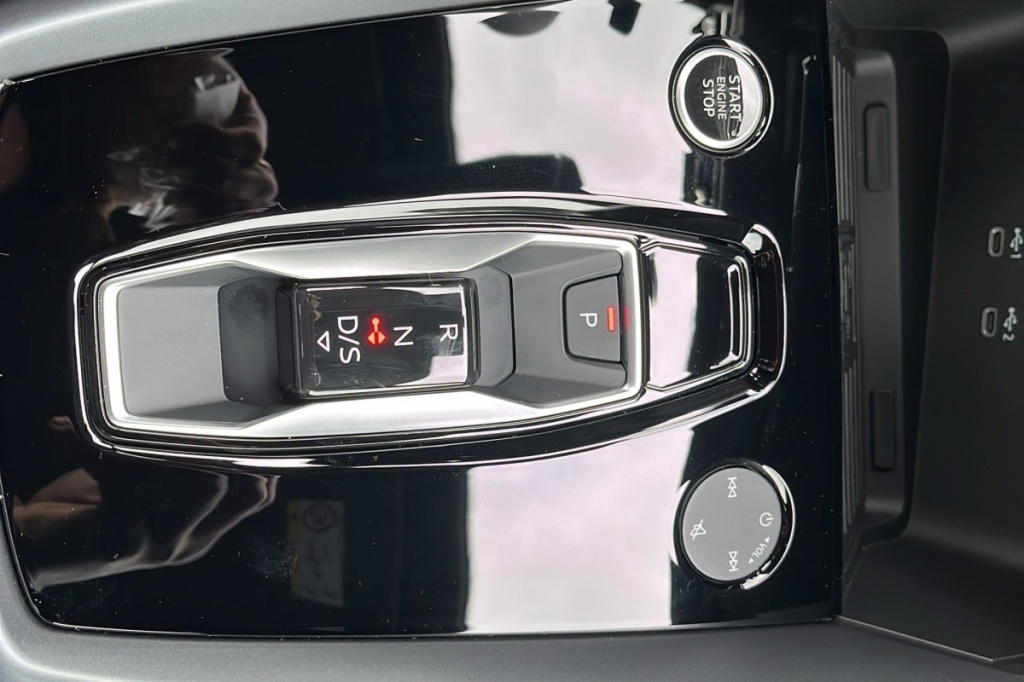 AUDI A3 Sportback 45 TFSI E HYBRIDE RECHARGEABLE 272 S TRONIC 6 S LINE - ref: 1-347347 - Photo 16