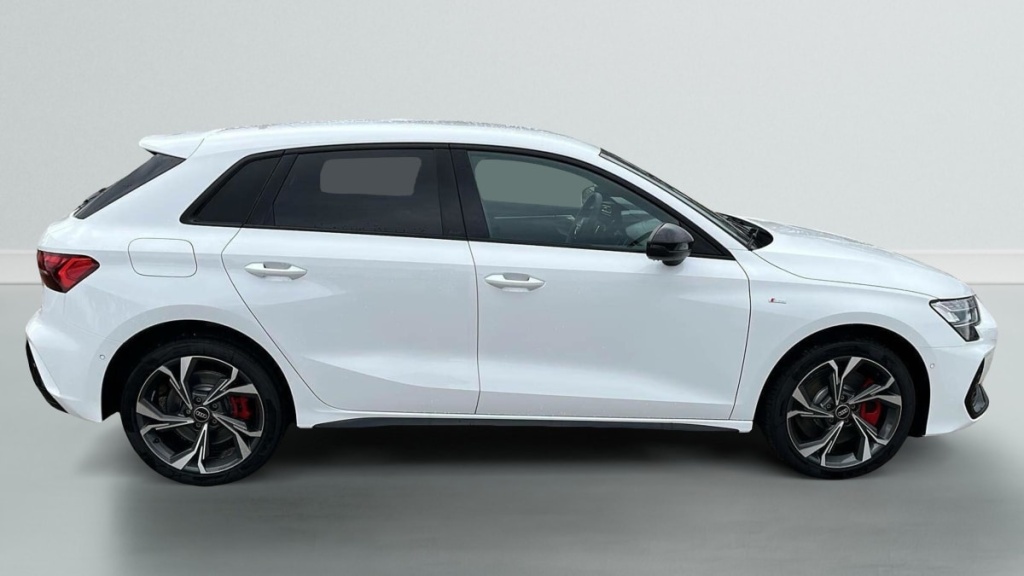 AUDI A3 Sportback 45 TFSI E HYBRIDE RECHARGEABLE 272 S TRONIC 6 S LINE - ref: 1-347347 - Photo 8