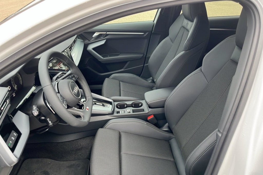 AUDI A3 Sportback 45 TFSI E HYBRIDE RECHARGEABLE 272 S TRONIC 6 S LINE - ref: 1-347347 - Photo 9