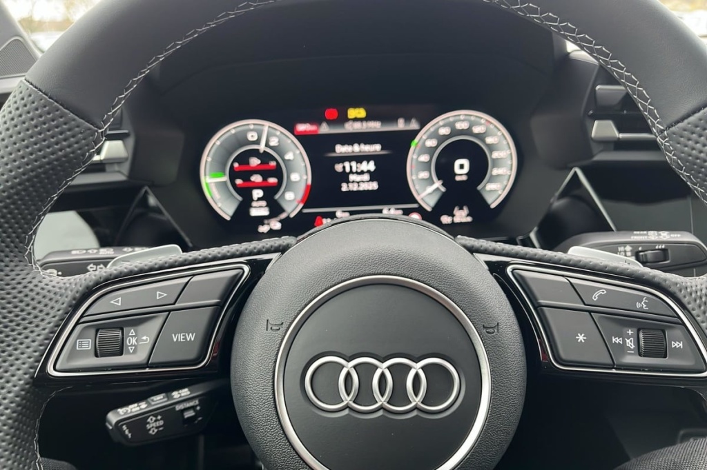 AUDI A3 Sportback 45 TFSI E HYBRIDE RECHARGEABLE 272 S TRONIC 6 S LINE - ref: 1-347382 - Photo 15