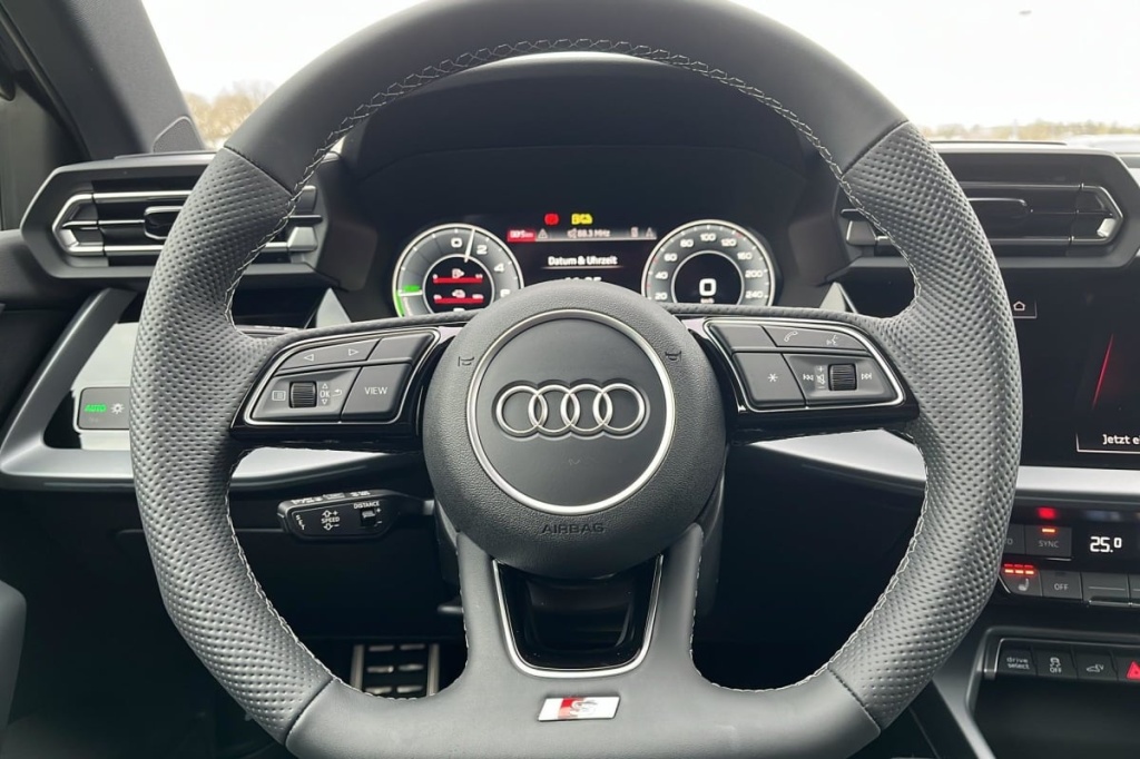 AUDI A3 Sportback 45 TFSI E HYBRIDE RECHARGEABLE 272 S TRONIC 6 S LINE - ref: 1-347383 - Photo 14