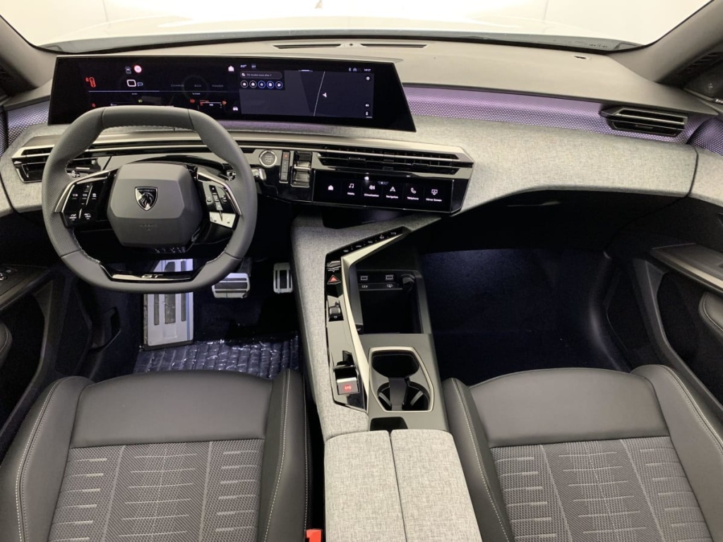 PEUGEOT 3008 Hybrid 145 e-DCS6 GT - ref: 1-347417 - Photo 12
