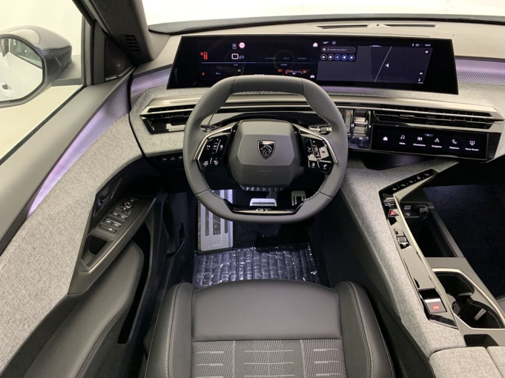 PEUGEOT 3008 Hybrid 145 e-DCS6 GT - ref: 1-347417 - Photo 13