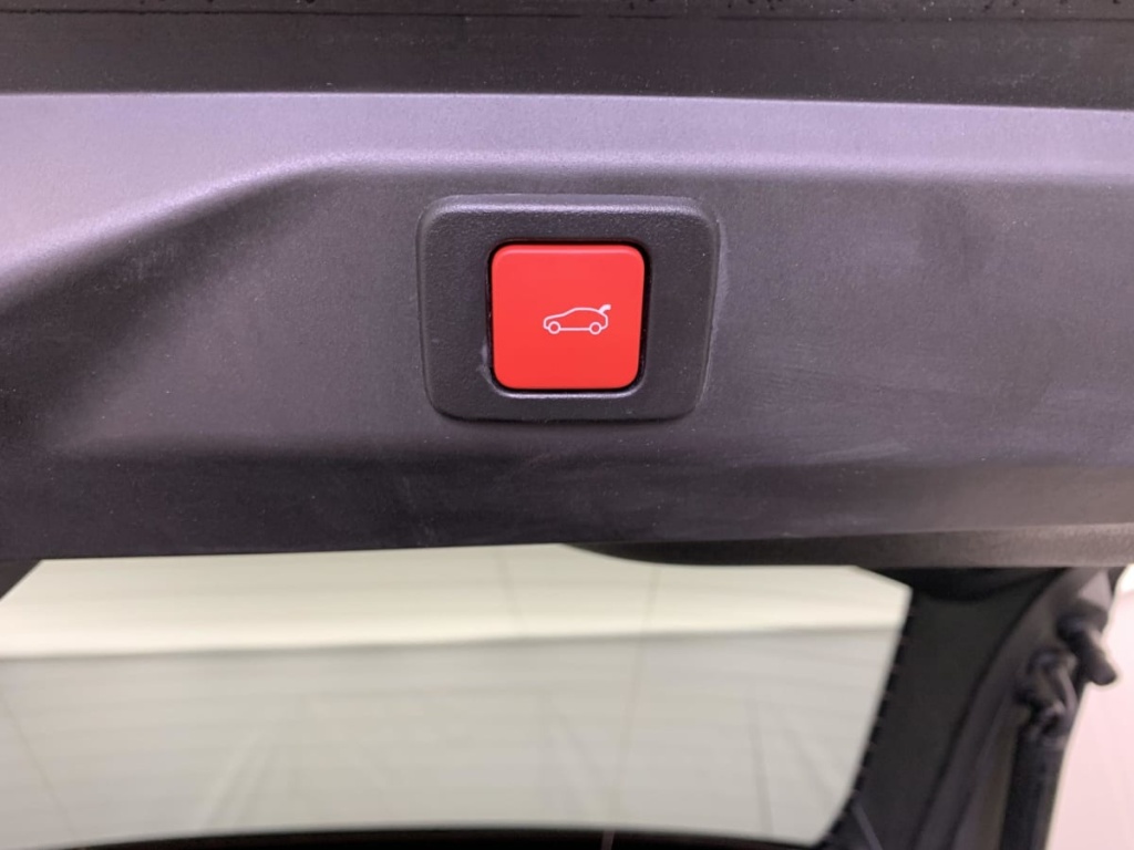 PEUGEOT 3008 Hybrid 145 e-DCS6 GT - ref: 1-347418 - Photo 14