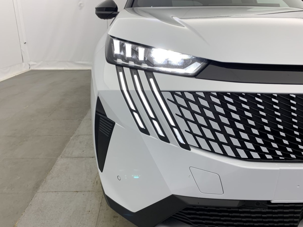 PEUGEOT 3008 Hybrid 145 e-DCS6 GT - ref: 1-347420 - Photo 17