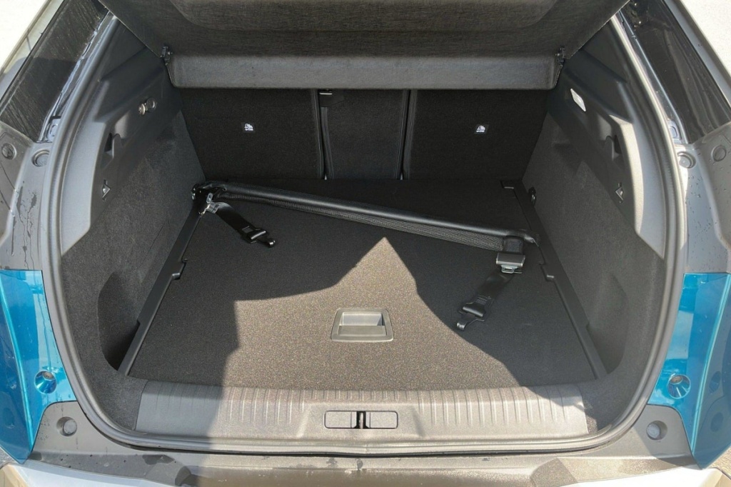PEUGEOT 3008 Hybrid 145 e-DCS6 GT - ref: 1-347425 - Photo 11