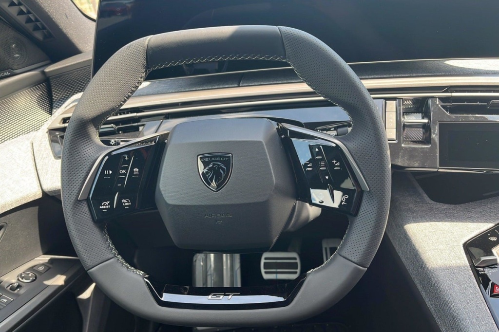 PEUGEOT 3008 Hybrid 145 e-DCS6 GT - ref: 1-347429 - Photo 14