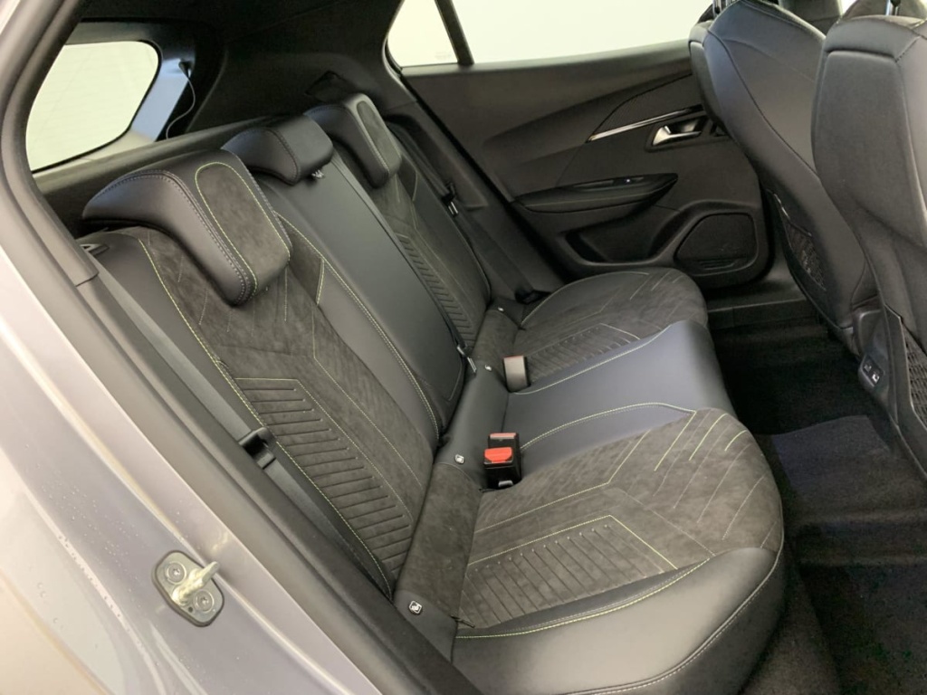 PEUGEOT 2008 Hybrid 145 e-DCS6 GT - ref: 1-348760 - Photo 10