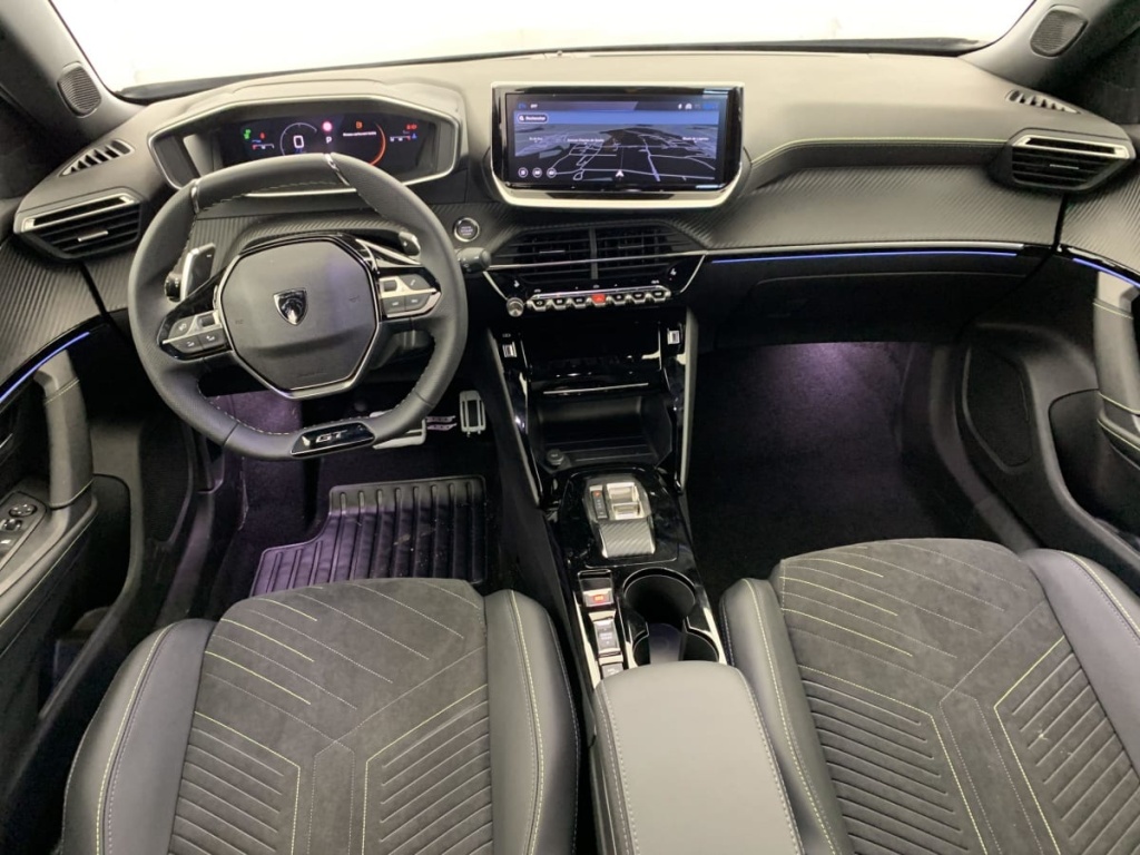 PEUGEOT 2008 Hybrid 145 e-DCS6 GT - ref: 1-348760 - Photo 12