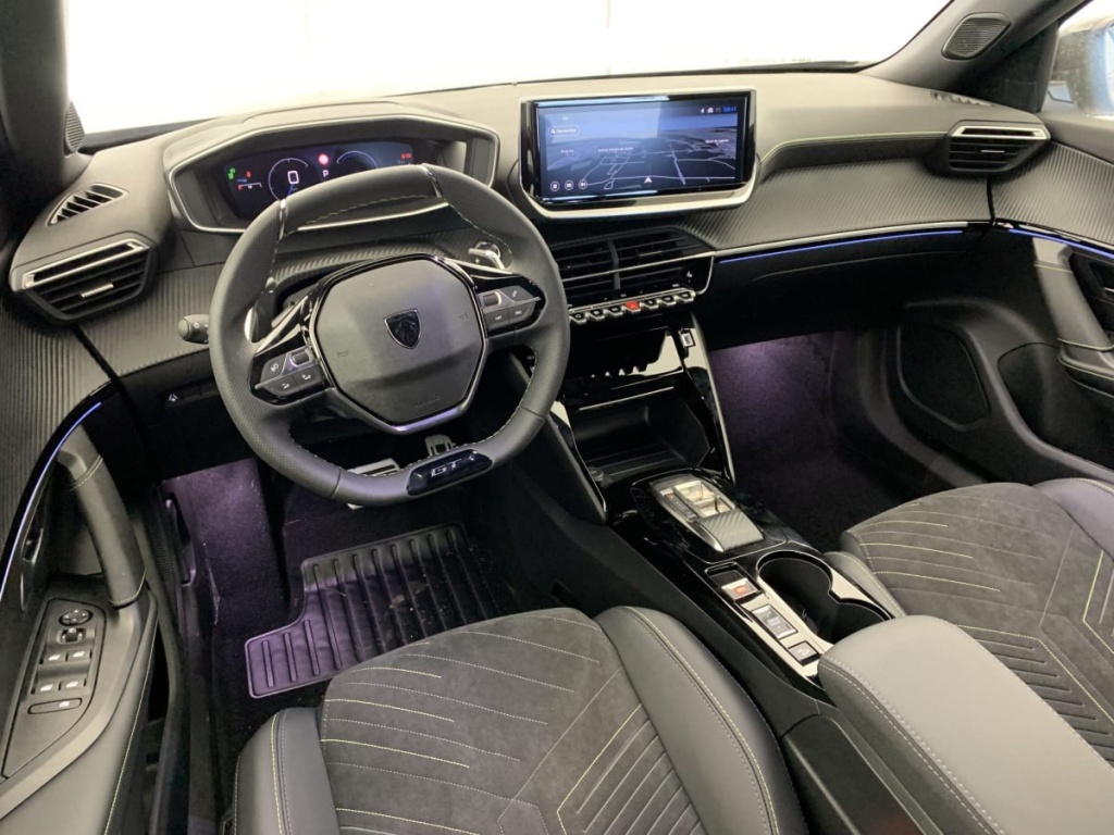 PEUGEOT 2008 Hybrid 145 e-DCS6 GT - ref: 1-348760 - Photo 13