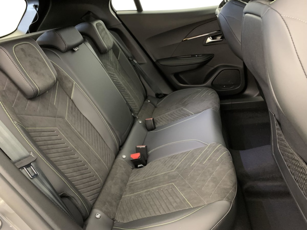 PEUGEOT 2008 Hybrid 145 e-DCS6 GT - ref: 1-348761 - Photo 10