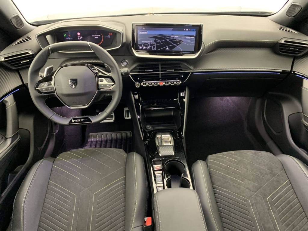 PEUGEOT 2008 Hybrid 145 e-DCS6 GT - ref: 1-348761 - Photo 12