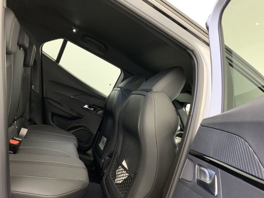 PEUGEOT 2008 Hybrid 145 e-DCS6 GT - ref: 1-348768 - Photo 10