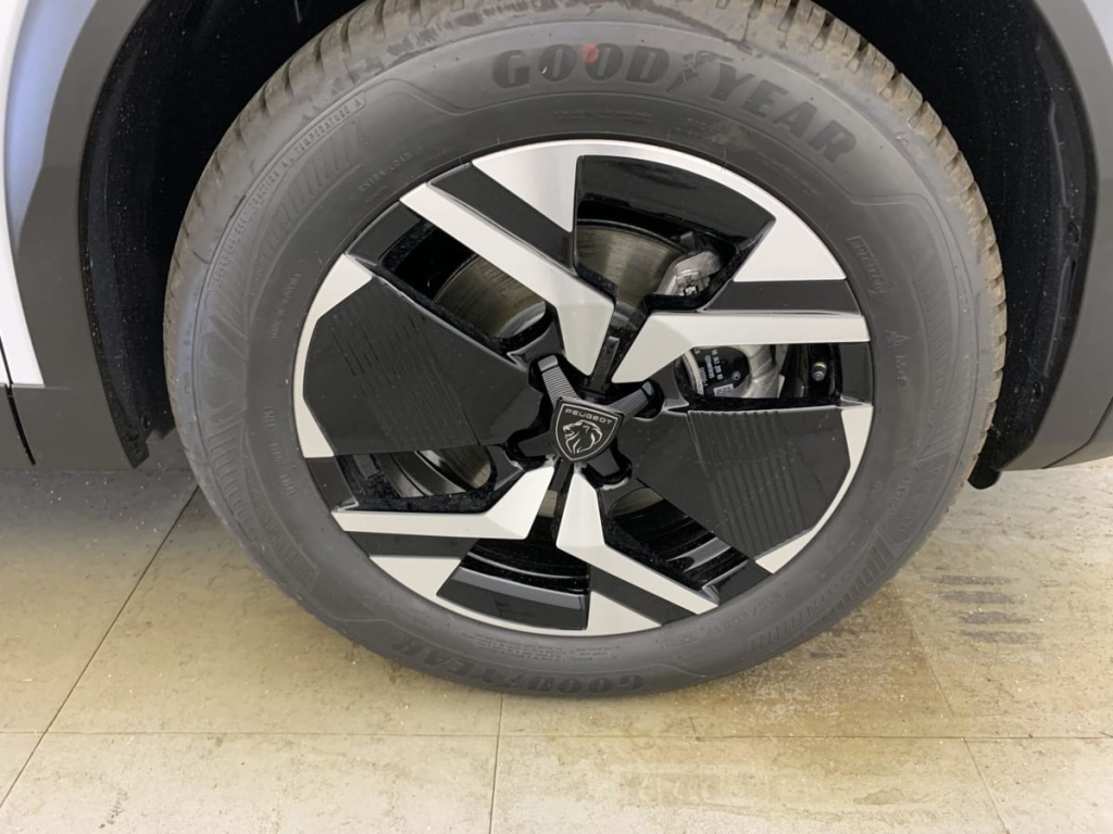 PEUGEOT 2008 Hybrid 145 e-DCS6 GT - ref: 1-348768 - Photo 14