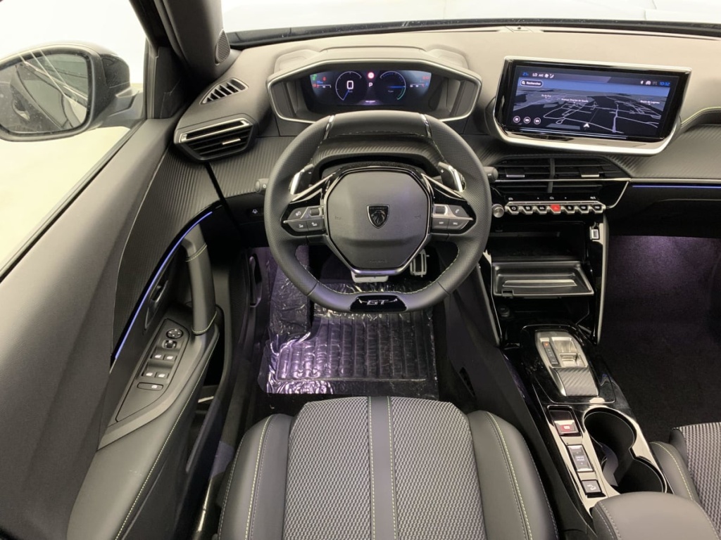 PEUGEOT 2008 Hybrid 145 e-DCS6 GT - ref: 1-348770 - Photo 13