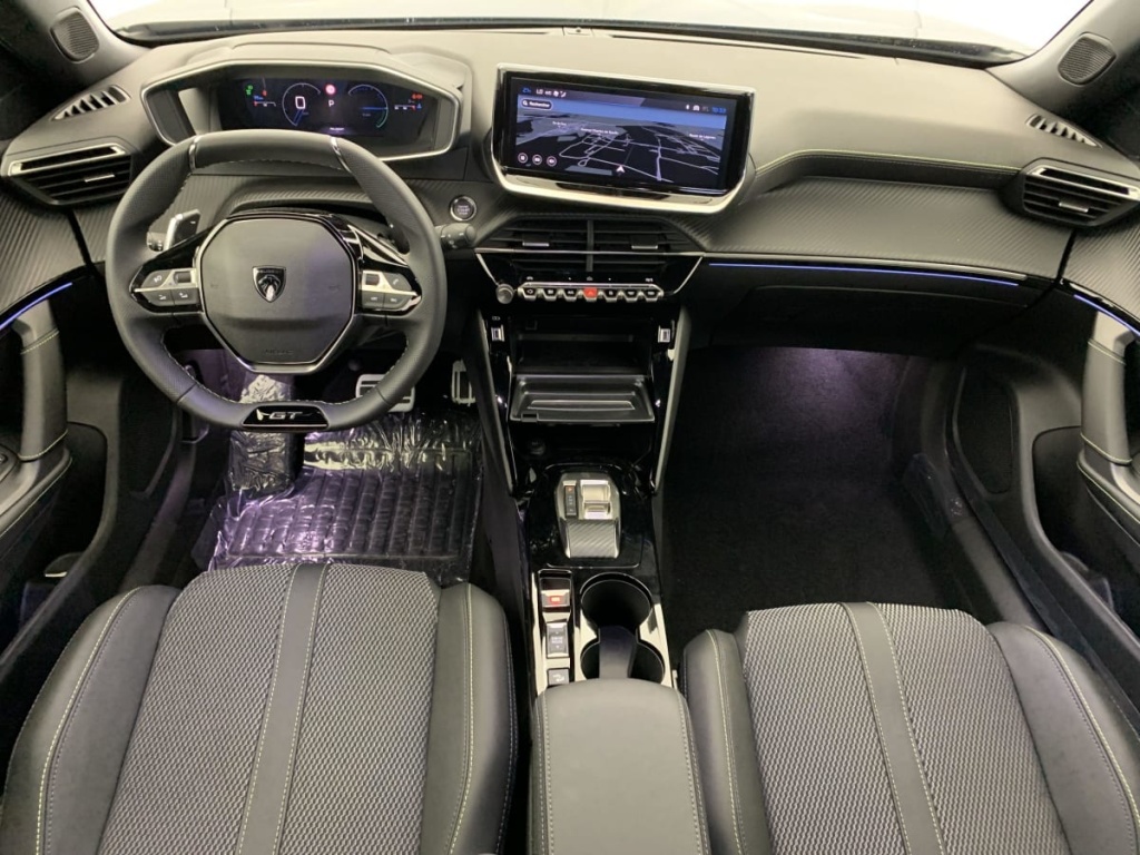 PEUGEOT 2008 Hybrid 145 e-DCS6 GT - ref: 1-348772 - Photo 12