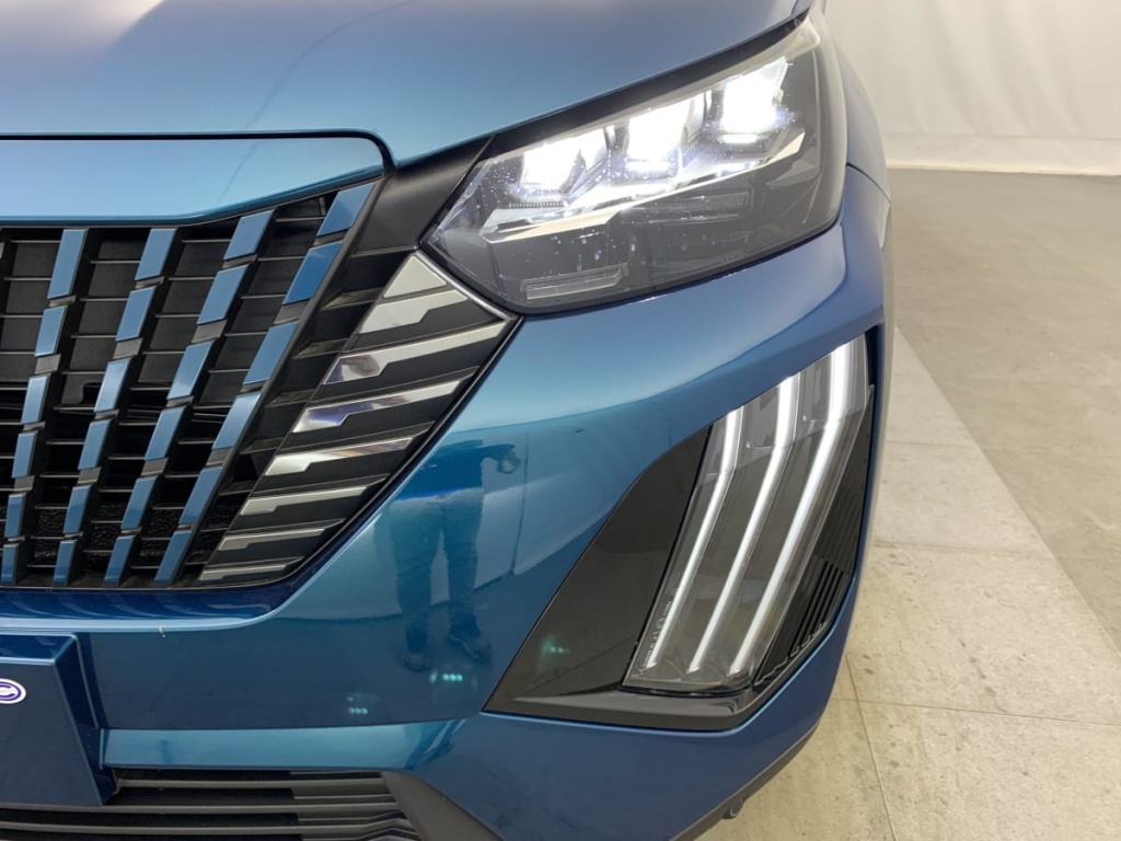 PEUGEOT 2008 Hybrid 145 e-DCS6 GT - ref: 1-348774 - Photo 16