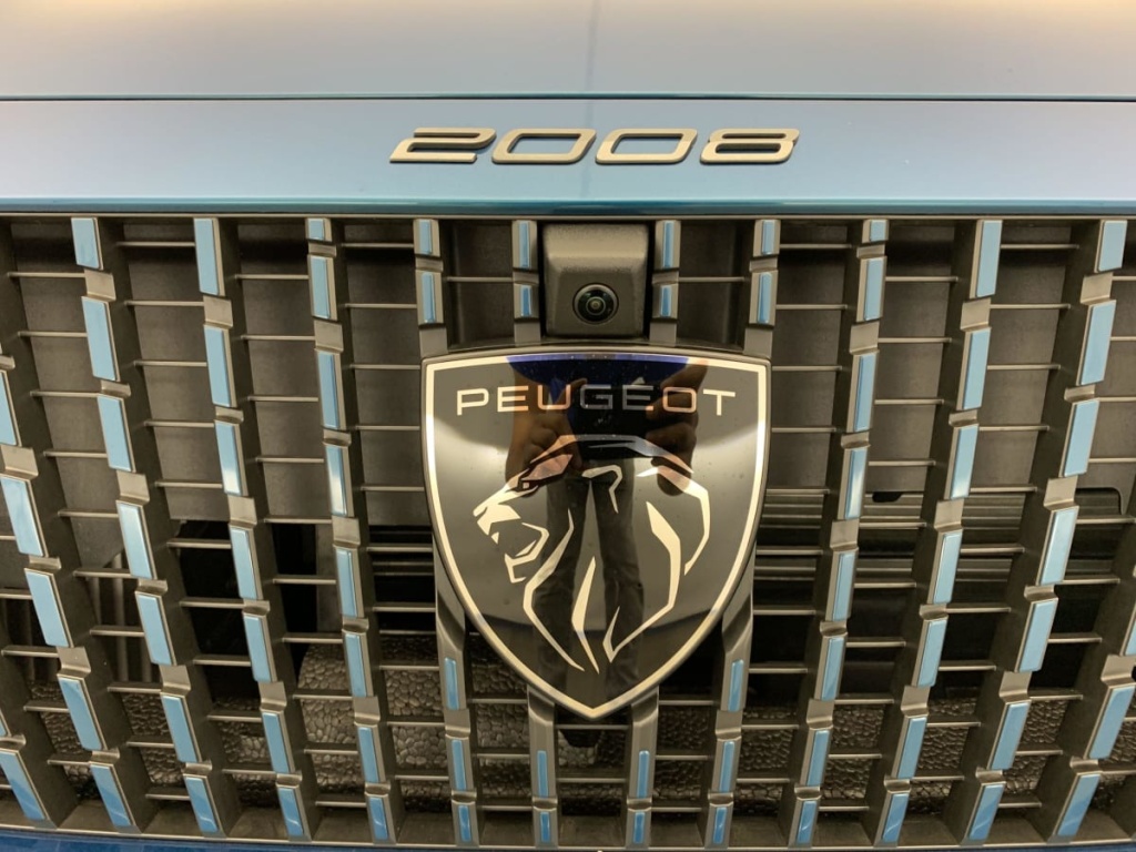 PEUGEOT 2008 Hybrid 145 e-DCS6 GT - ref: 1-348774 - Photo 17