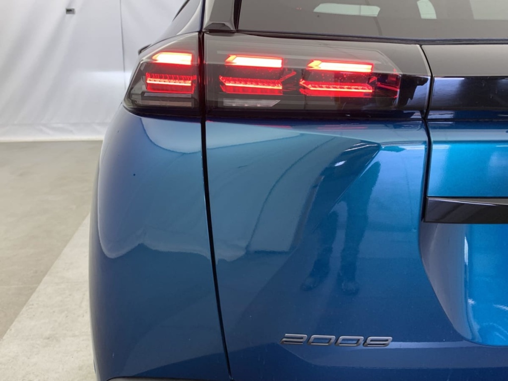 PEUGEOT 2008 Hybrid 145 e-DCS6 GT - ref: 1-348774 - Photo 18