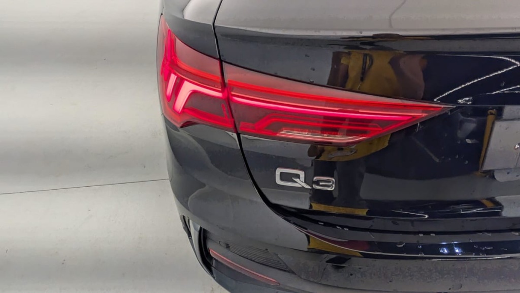 AUDI Q3 Sportback 45 TFSIe 245 ch S tronic 6 Business line - ref: 1-349369 - Photo 17