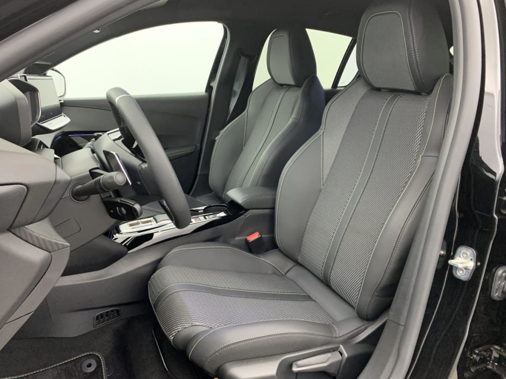 PEUGEOT 208 Hybrid 110 e-DCS6 GT - ref: 1-349758 - Photo 20