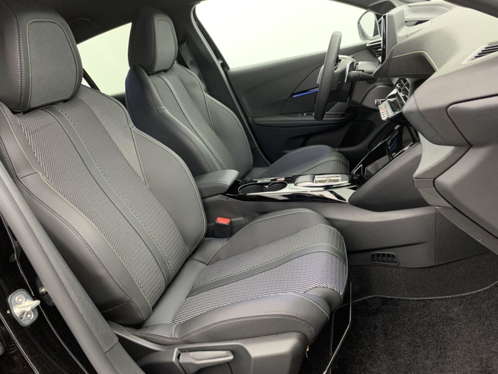 PEUGEOT 208 Hybrid 110 e-DCS6 GT - ref: 1-349758 - Photo 9