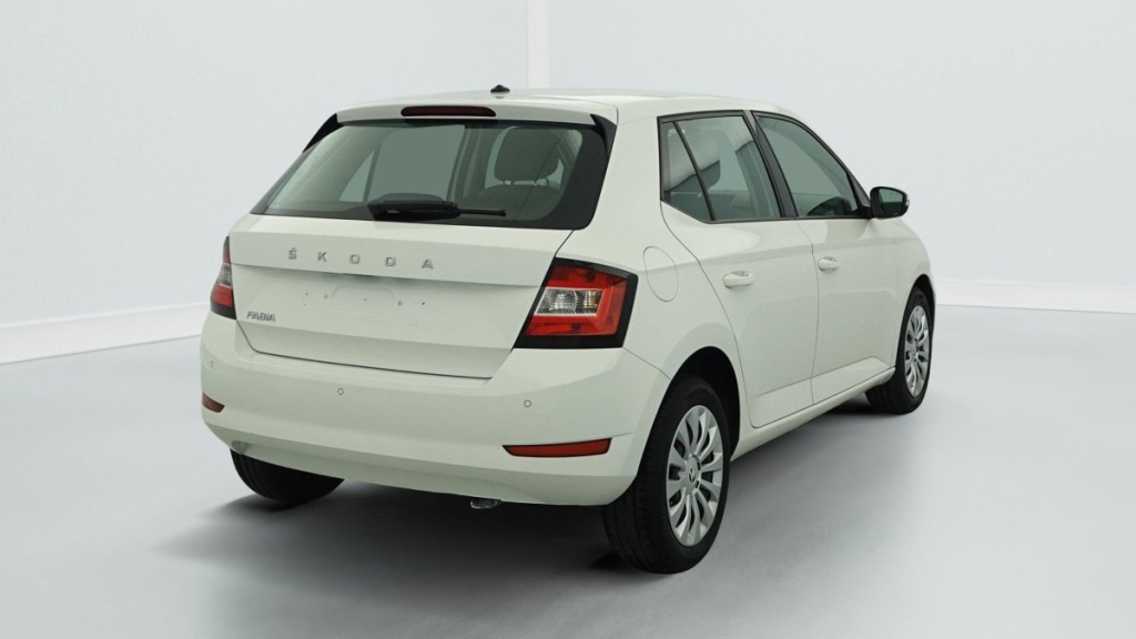 SKODA Fabia 1.0 MPI 60 CH BVM5 BUSINESS - ref: 1-350041 - Photo 7