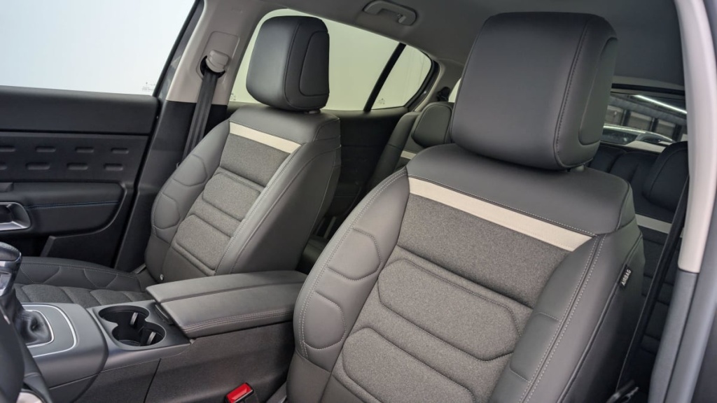 CITROEN C5 Aircross PureTech 130 BVM6 Plus - ref: 1-350525 - Photo 16