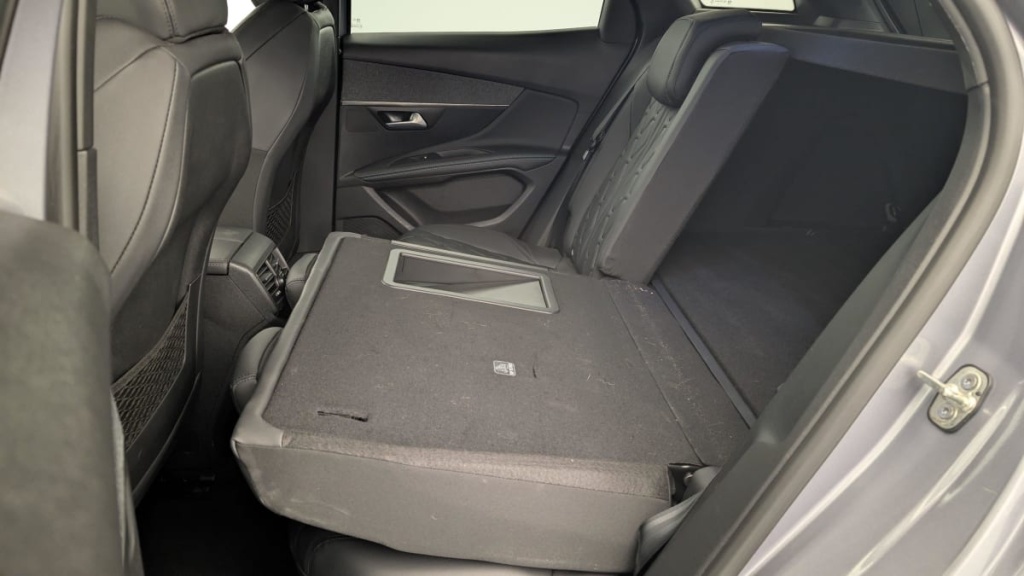 PEUGEOT 3008 Hybrid 136 e-DCS6 Allure Pack - ref: 1-350575 - Photo 12