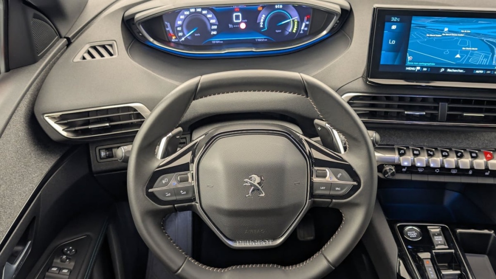 PEUGEOT 3008 Hybrid 136 e-DCS6 Allure Pack - ref: 1-350575 - Photo 14