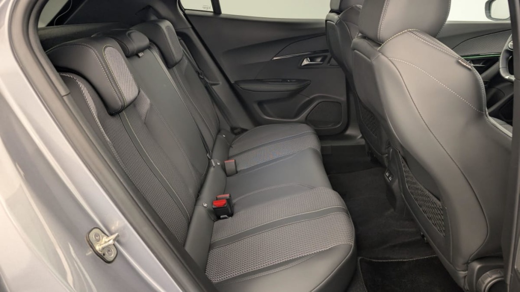PEUGEOT 2008 ELECTRIQUE 136 ch GT - ref: 1-350814 - Photo 10