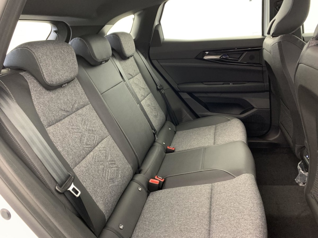 RENAULT Austral FULL HYBRID E-TECH 200 CH EVOLUTION - ref: 1-351236 - Photo 10