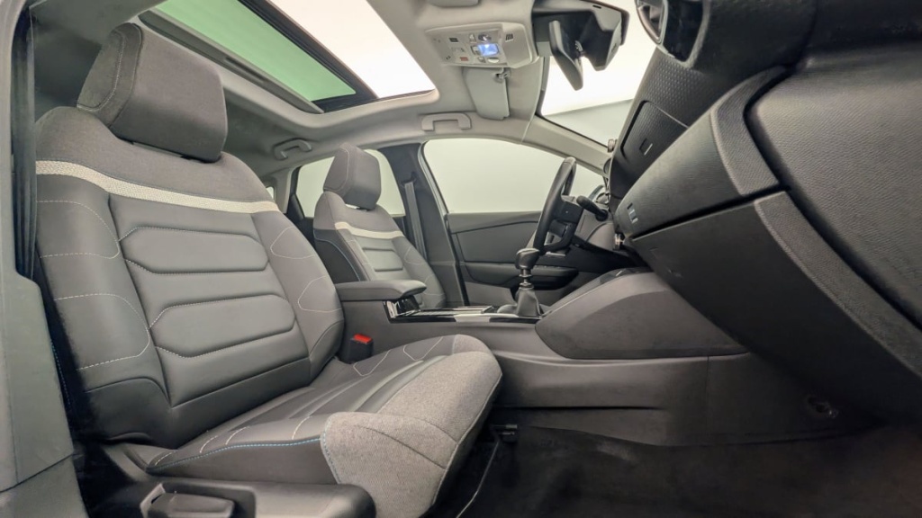 CITROEN C4 PureTech 130 S S BVM6 Shine - ref: 1-351282 - Photo 9