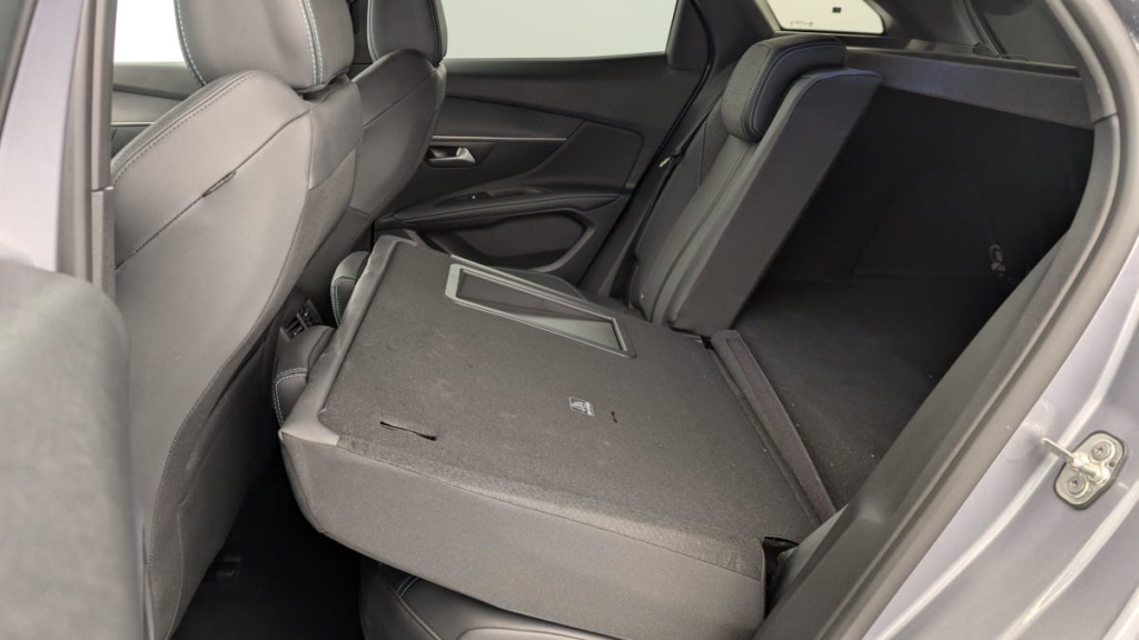 PEUGEOT 3008 Hybrid 180 e-EAT8 Allure Pack - ref: 1-351563 - Photo 12