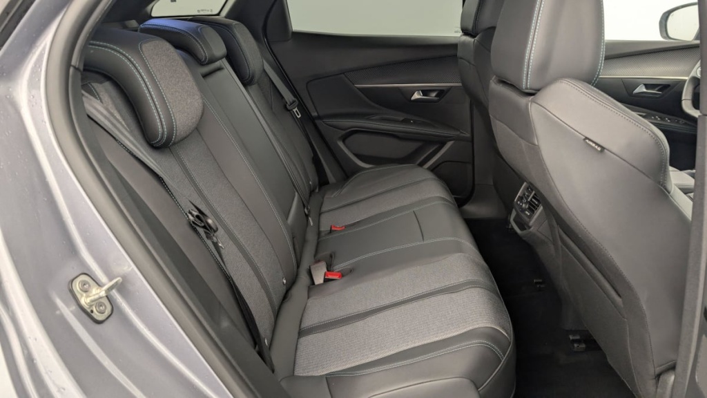 PEUGEOT 3008 Hybrid 180 e-EAT8 Allure Pack - ref: 1-351564 - Photo 10