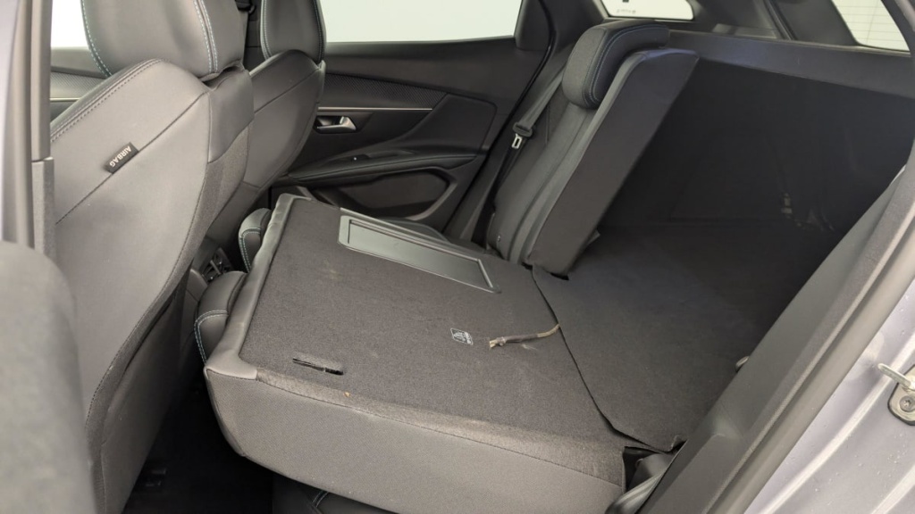 PEUGEOT 3008 Hybrid 180 e-EAT8 Allure Pack - ref: 1-351564 - Photo 12
