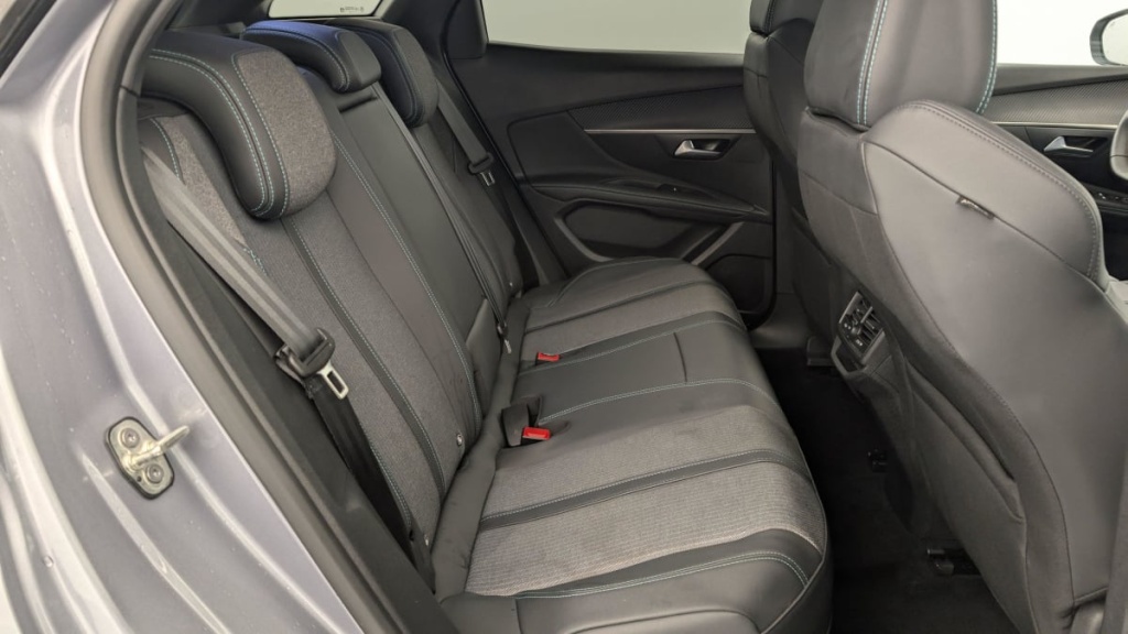 PEUGEOT 3008 Hybrid 180 e-EAT8 Allure Pack - ref: 1-351565 - Photo 10